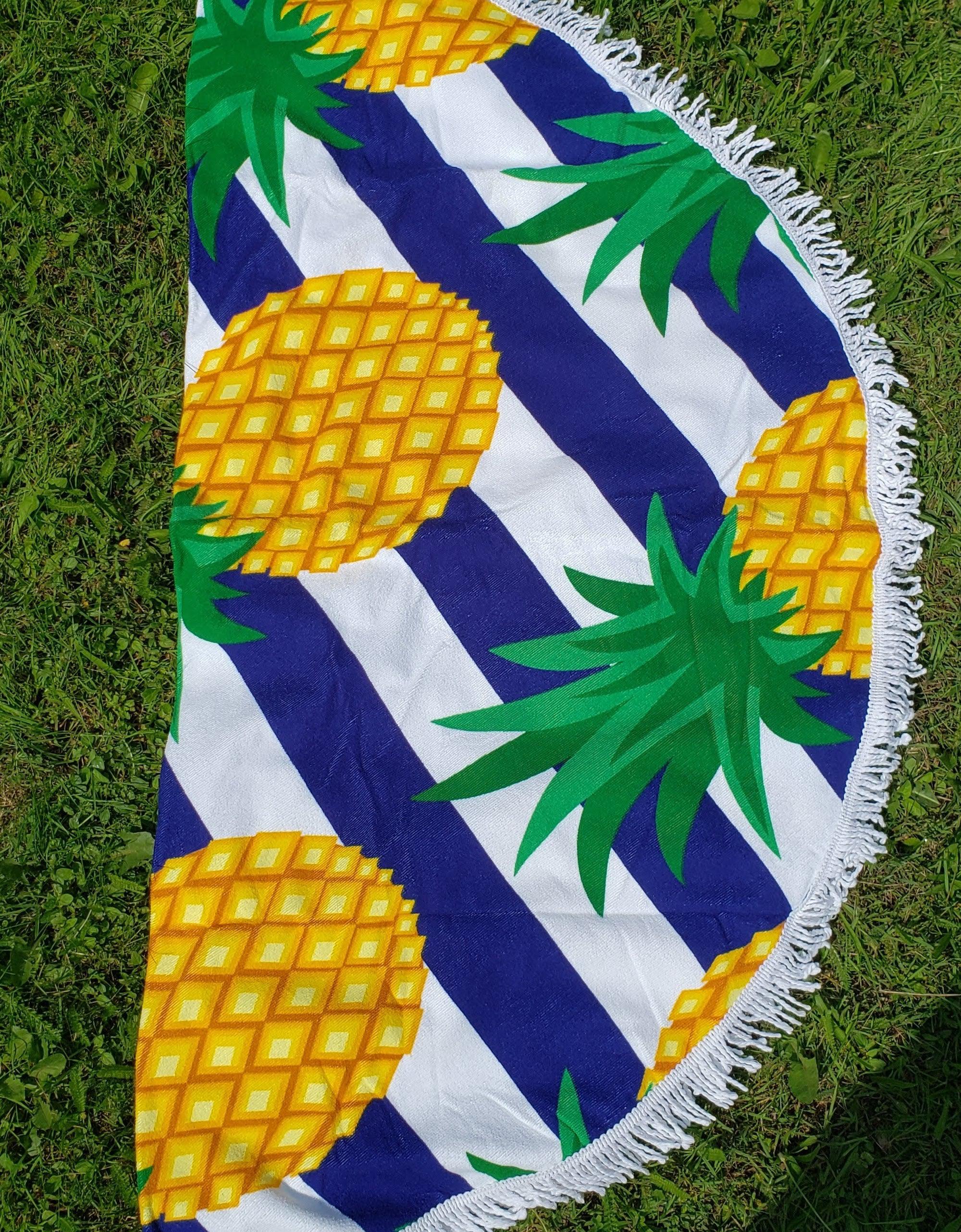 Round Beach Towels - PINEAPPLES-Design Blanks