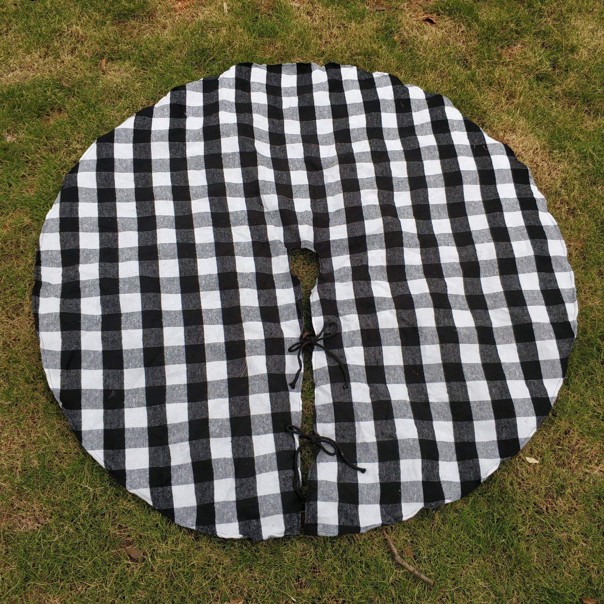 Solid Buffalo Plaid Tree Skirt - WHITE-Design Blanks